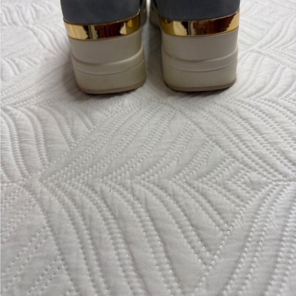 Cestfini women’s Light Blue Wedge Heel Sneakers. Size 9 - Picture 6 of 7